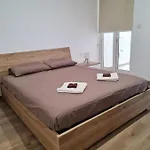 Cocktail Apartment *