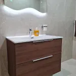 Cocktail Apartment *