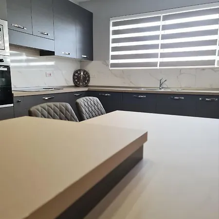 Daire Cocktail St. Paul's Bay