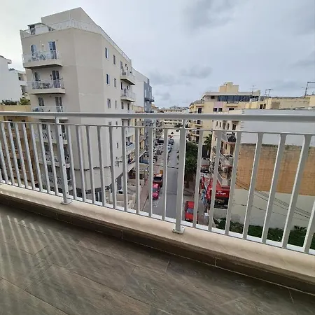 Cocktail Apartment St. Paul's Bay